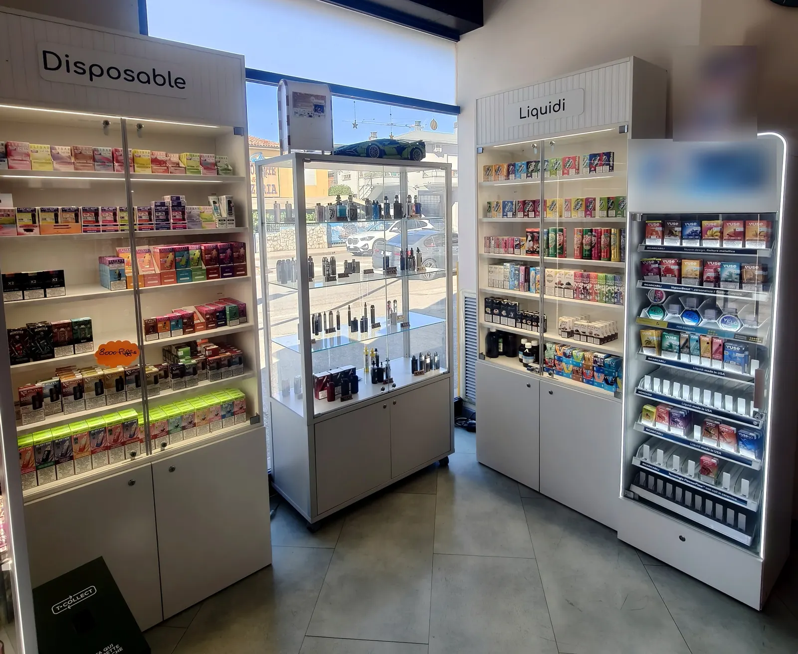 Vape corner with disposables and e-liquids